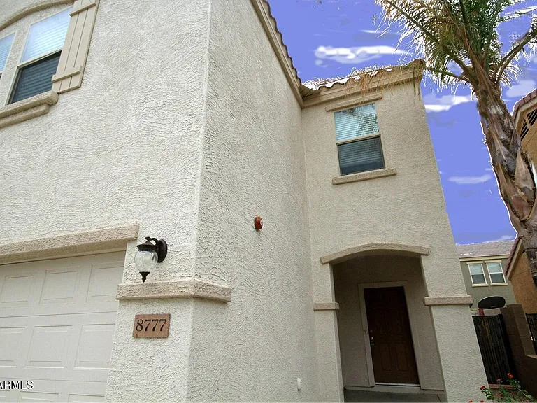 8777 W Dahlia Dr — Photo 1