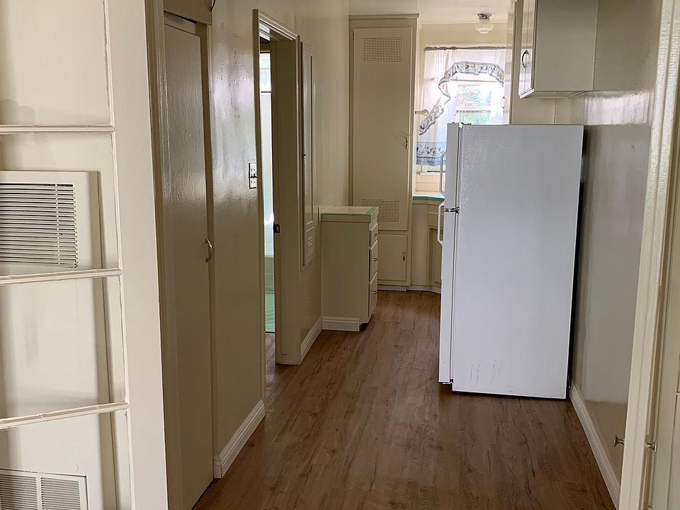 2nd image of 4010 Los Feliz Blvd APT 6
