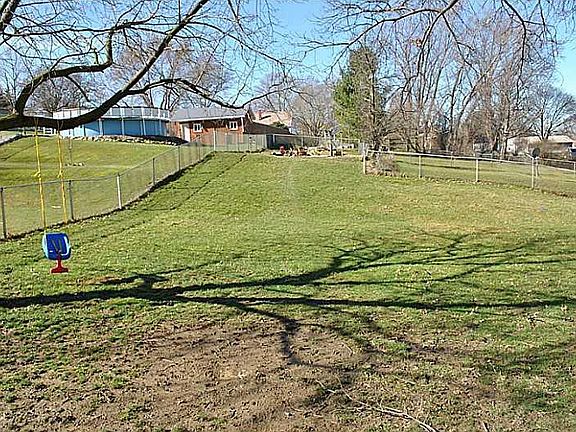 4th image of 4022 Brandes St