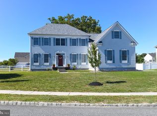 118 Blue Meadow Ln, Sicklerville, NJ 08081