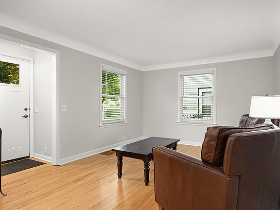 3rd image of 5728 41st Ave S