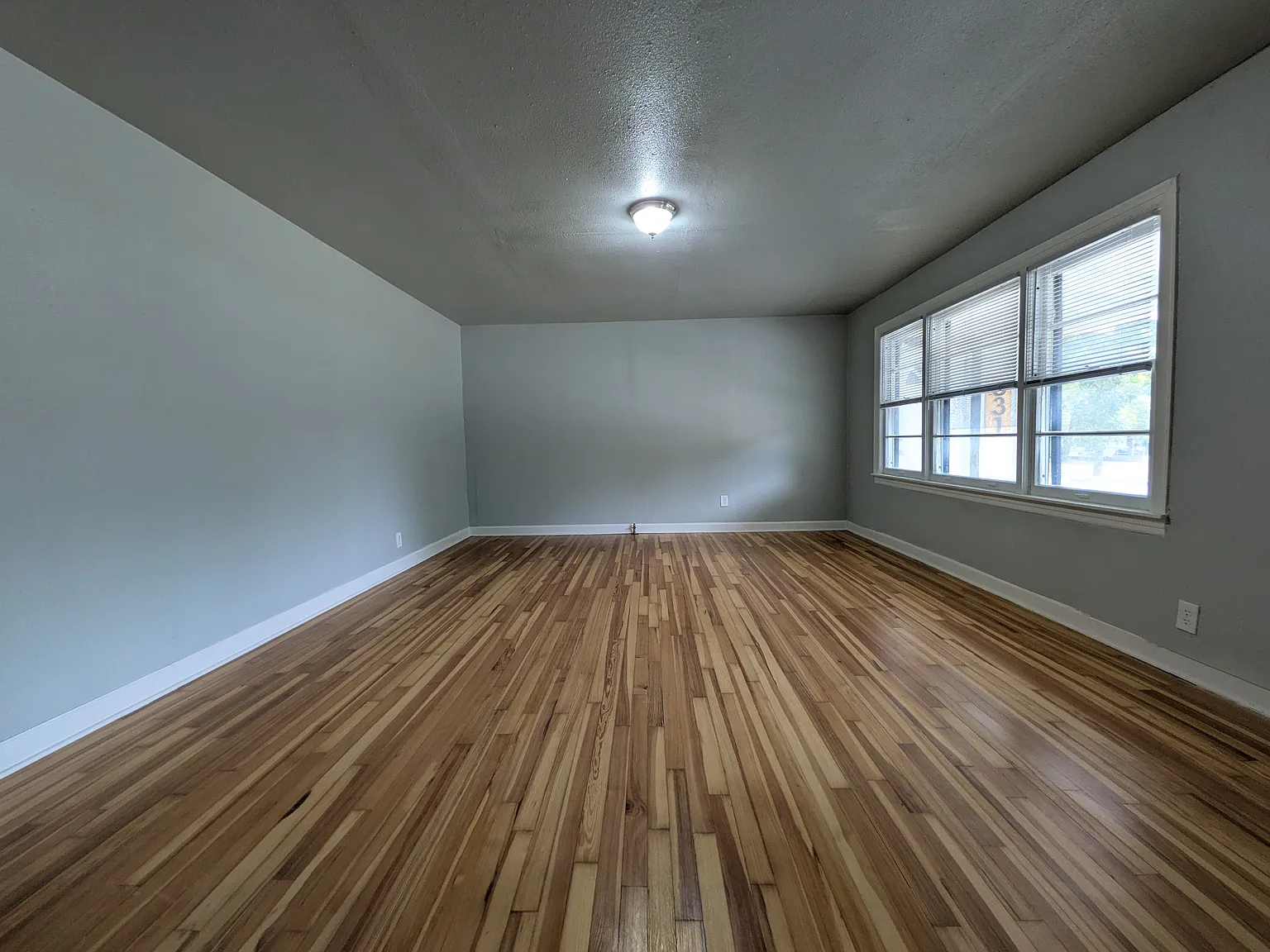 327 G NE — Photo 3