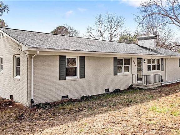 3rd image of 240 Donna Rd