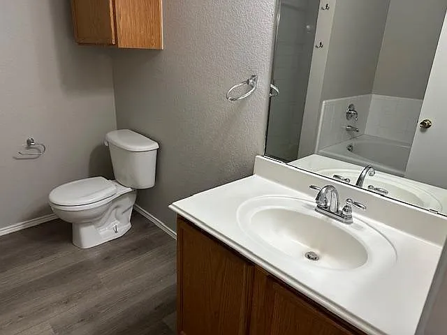 2424 Rolling Ridge Dr — Photo 12