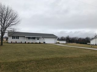 10690 W Edgewood Rd, Polo, IL 61064