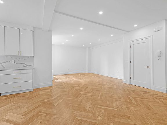 2nd image of 240 W 98th St APT 11G