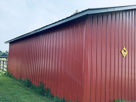 Backside Barn 
