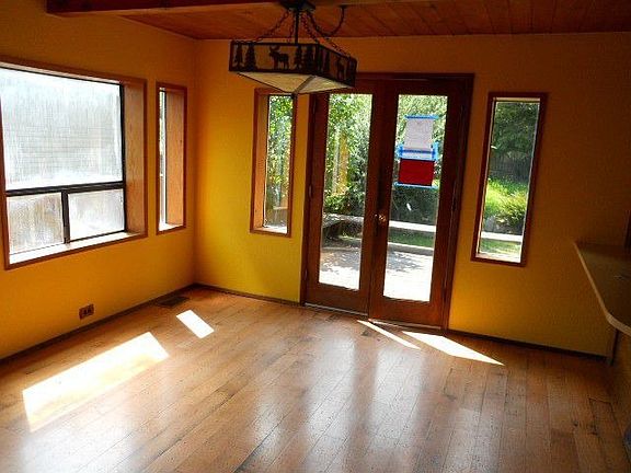 4th image of 7699 University Point Cir NE