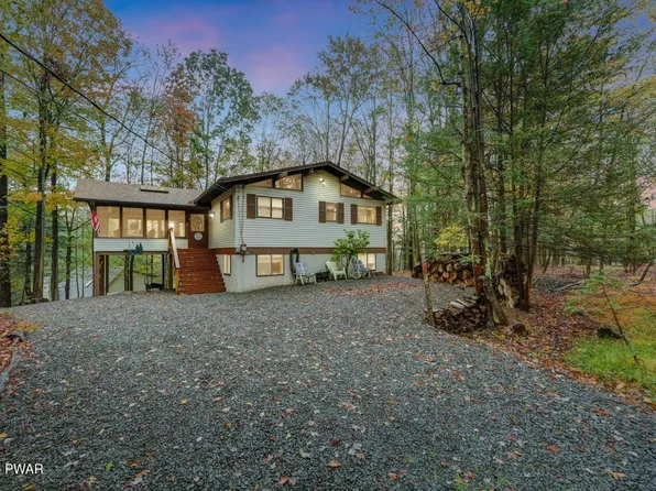 1013 Arrowhead Ct, Lake Ariel, PA 18436