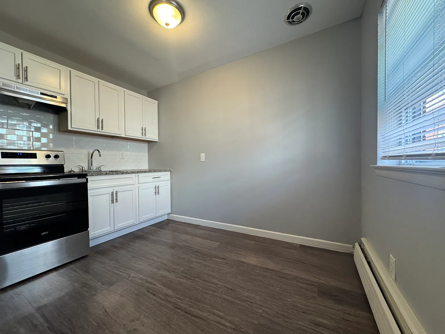1 bed, 800 sqft, $1,150 — Photo 4