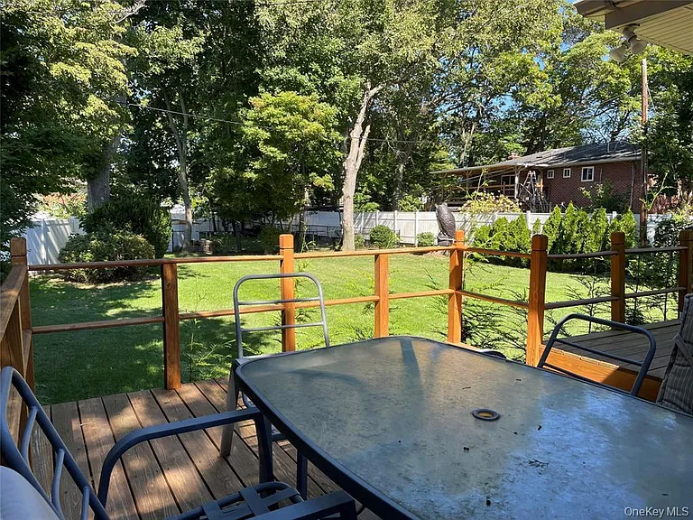 2 Stuart Dr — Photo 19
