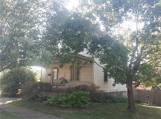 402 S 5th St, Youngwood, PA 15697