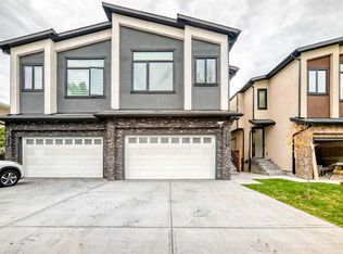 3106 S 15th Ave SW, Calgary, AB T3C 0Y6