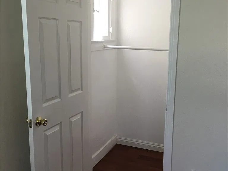 2710 Raymond Ave — Photo 9