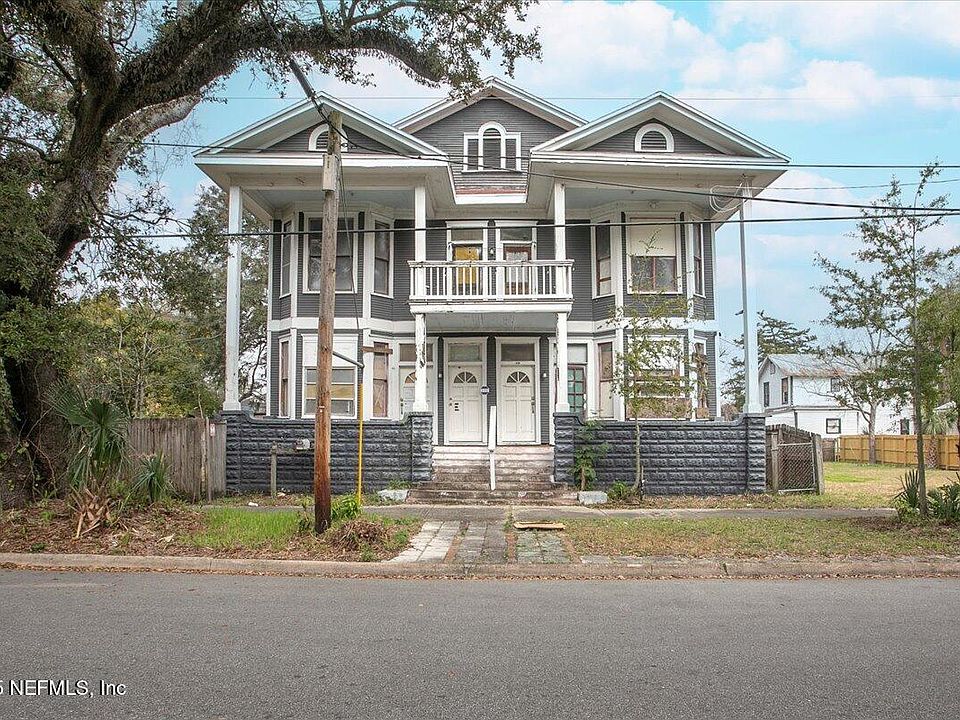 1st image of 439 E 7TH Street
