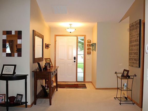 3rd image of 704 Oak Pond Dr