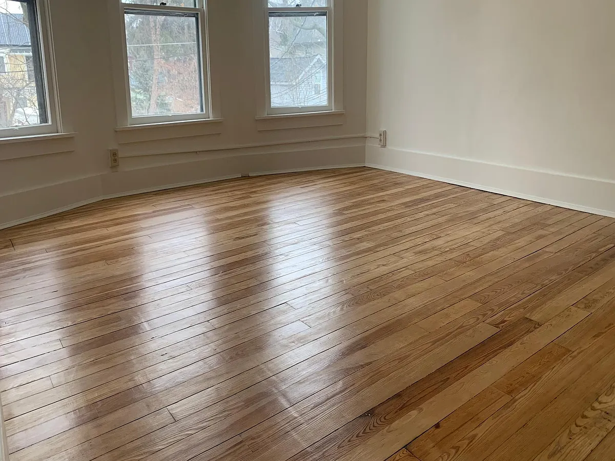 Main Bedroom - 203 E Jay St