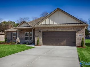 109 Dolf Leaf Ln, Huntsville, AL 35811