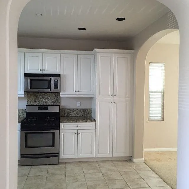 3 bed, 2.5 bath, 1930 sqft, $4,050 — Photo 4