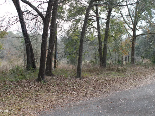 1500 Barracuda Dr, Gautier, MS 39553