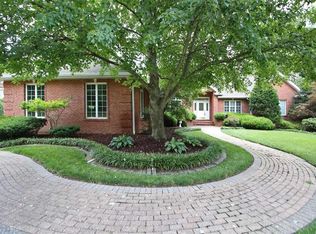 220 W Waters Edge Dr, Shiloh, IL