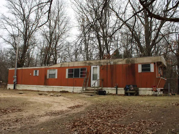 1582 215th Ave, Morley, MI 49336
