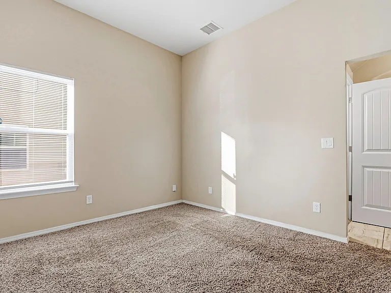 714 Hc Gilbert Minjares Dr — Photo 13