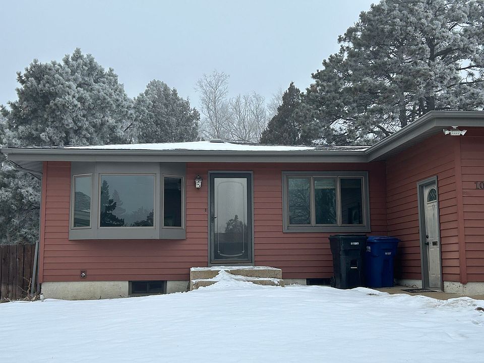 1st image of 1043 12th Ave W