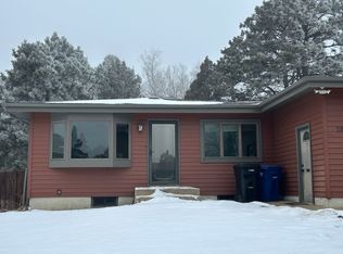 1043 12th Ave W, Dickinson, ND 58601