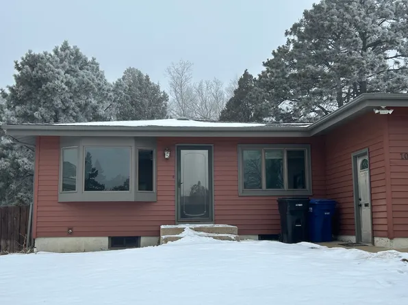 1043 12th Ave W, Dickinson, ND 58601