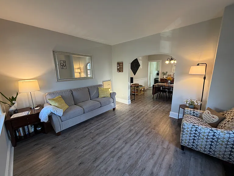 307 S Whiteoak St — Photo 3