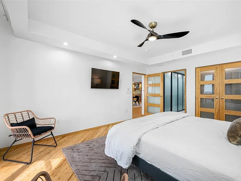 1 Beach Dr SE #2211 — Photo 61