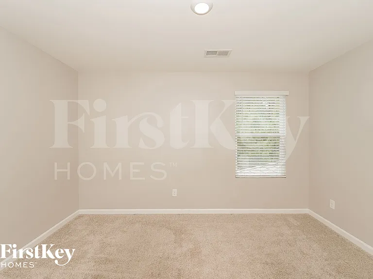 4131 Park Crossings Dr — Photo 11