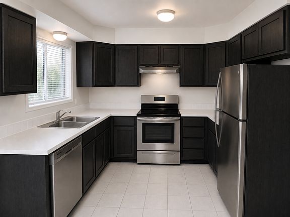 3rd image of 1206 E 3rd St APT 3