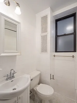 Rented by City Connections Realty | media 5