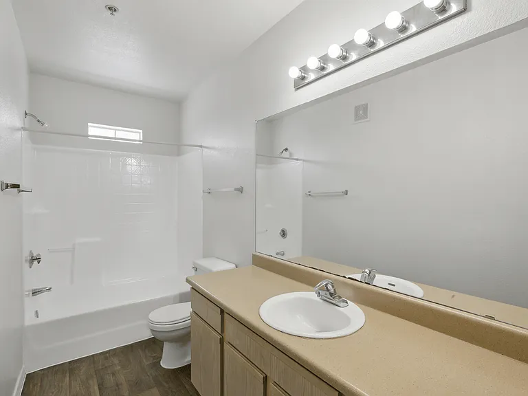 The Village at Sun Valley Apartments — Photo 41