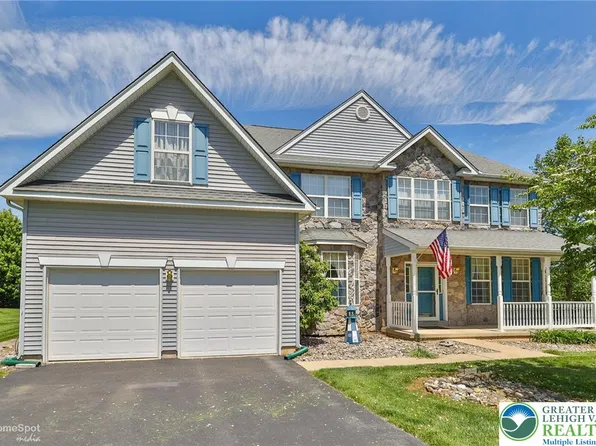 13 Windrift Ct, Easton, PA 18045
