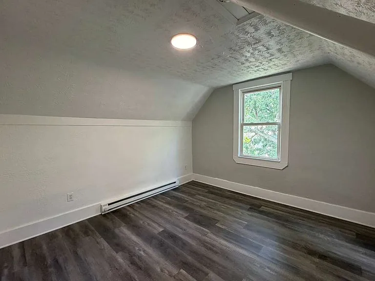 2132 W 100th St — Photo 24