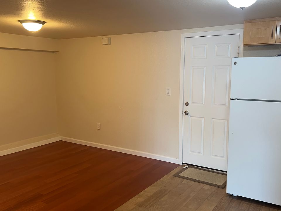 1st image of 448 Miriam St