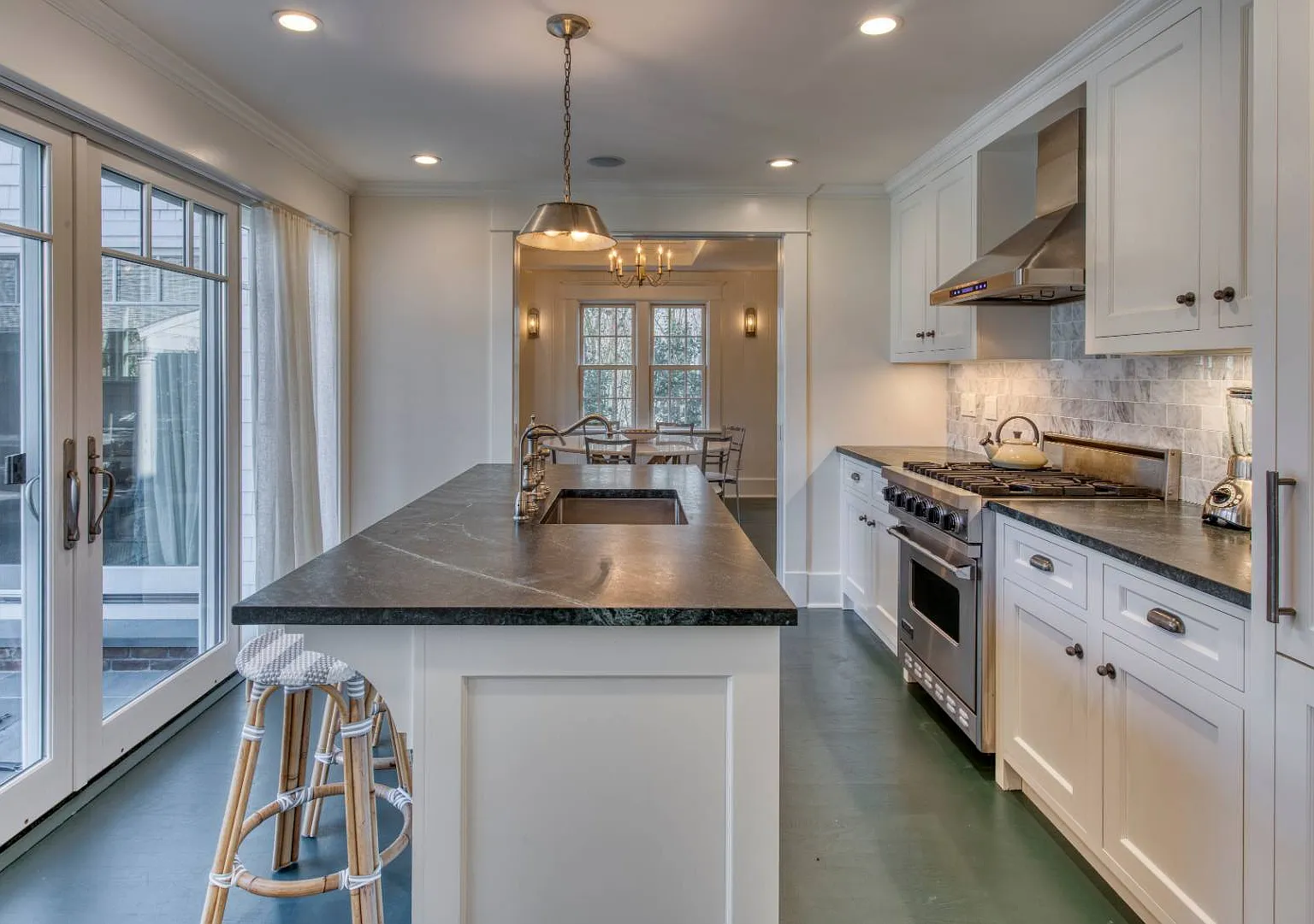 Southampton Village Rental — Photo 4