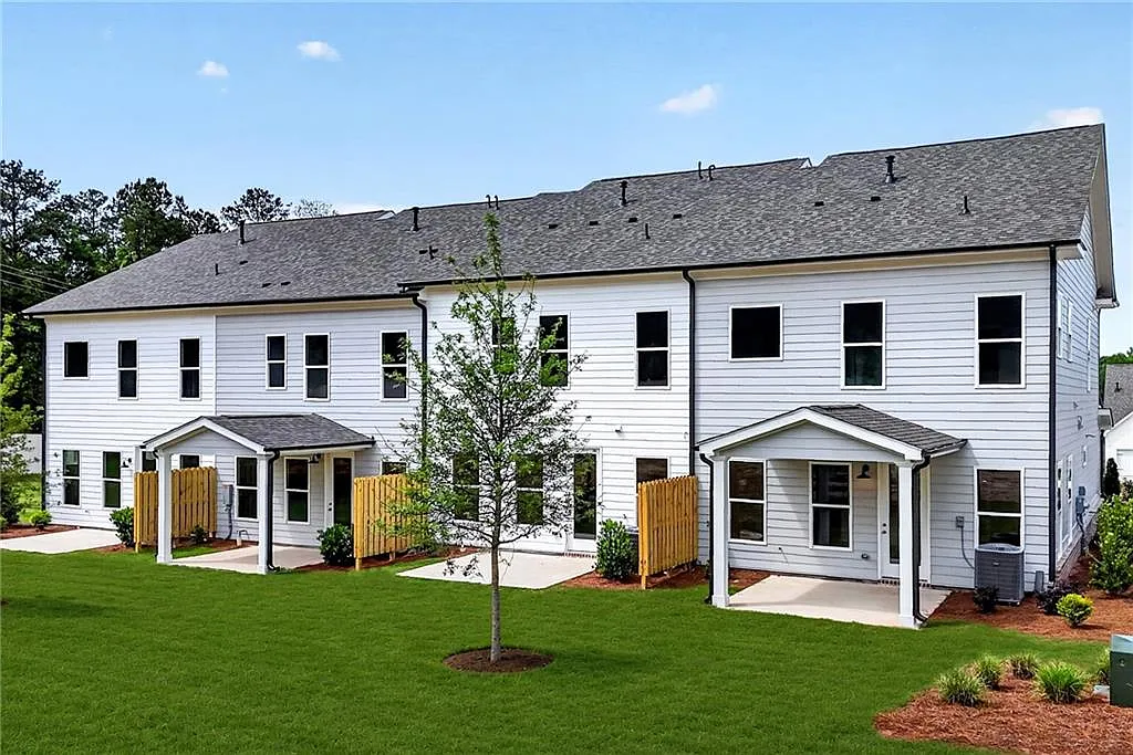3 bed, 2.5 bath, 1760 sqft, $2,400 — Photo 4