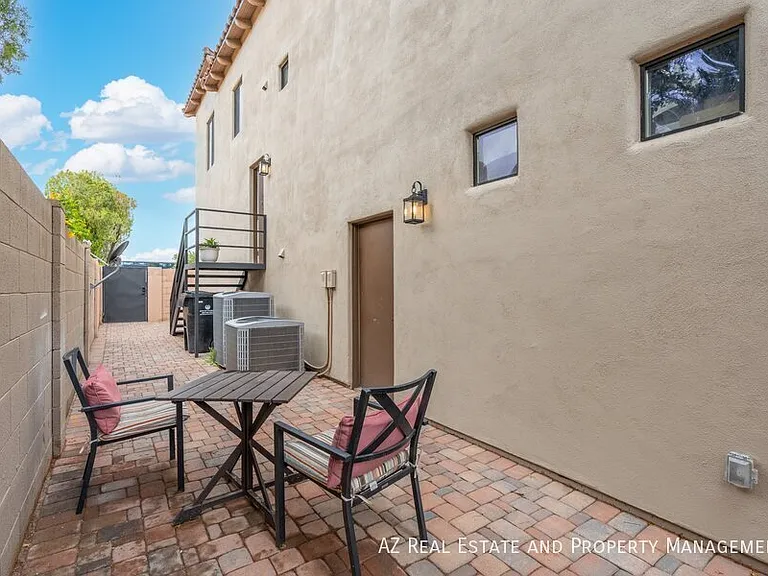 3112 N Valencia Ln — Photo 38