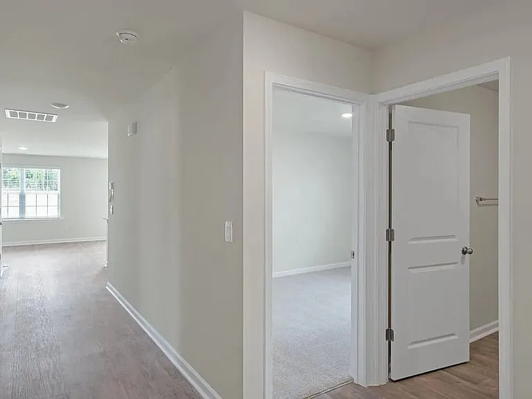 216 Olive Br — Photo 3