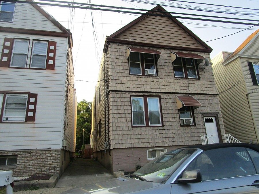 2nd image of 86 Avenue A