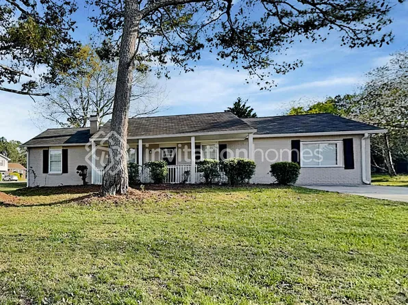 5425 Radford Ln, Lithonia, GA 30038