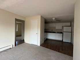 1345 Bodwell Rd, Manchester, NH