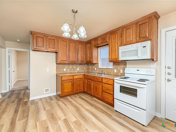 3rd image of 1601 Miller St