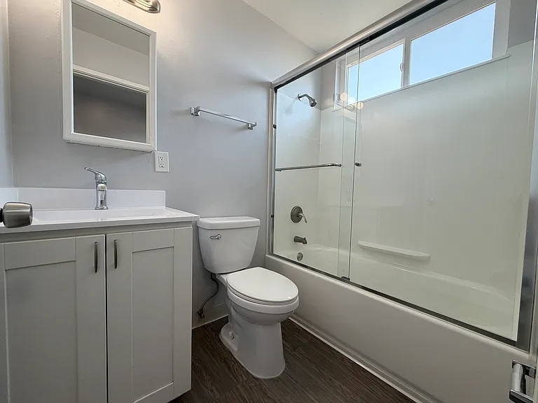 Tahoe Terrace Apartments — Photo 11