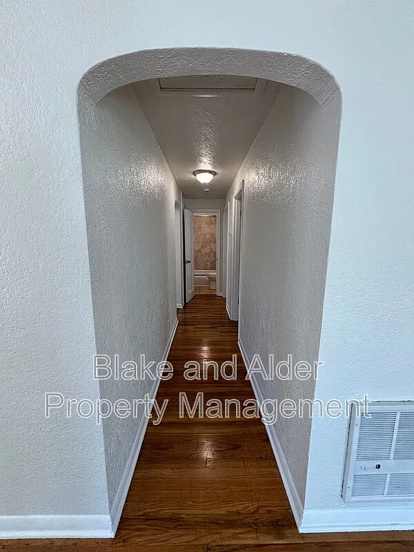 2 bed, 1.0 bath, 791 sqft, $1,695 — Photo 3