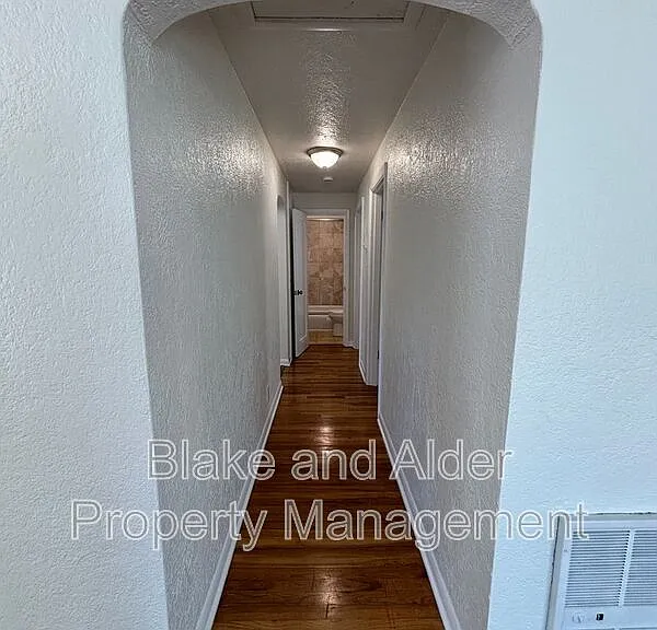 656 Breys Ave NE — Photo 3